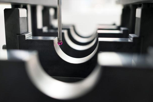 ویژگی‌های قطعات استاندارد مورد استفاده در دستگاه اندازه‌گیری سه‌محورهای با دقت بالا